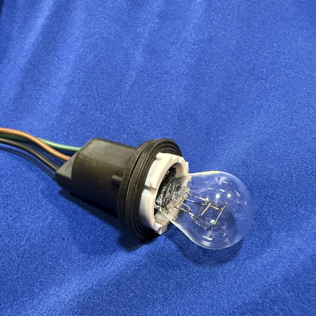 1970-1973 GM Twist Lock Right Turn/Brake Light Socket